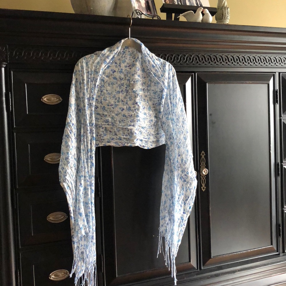 Pretty, multi hues blues and off white scarf.